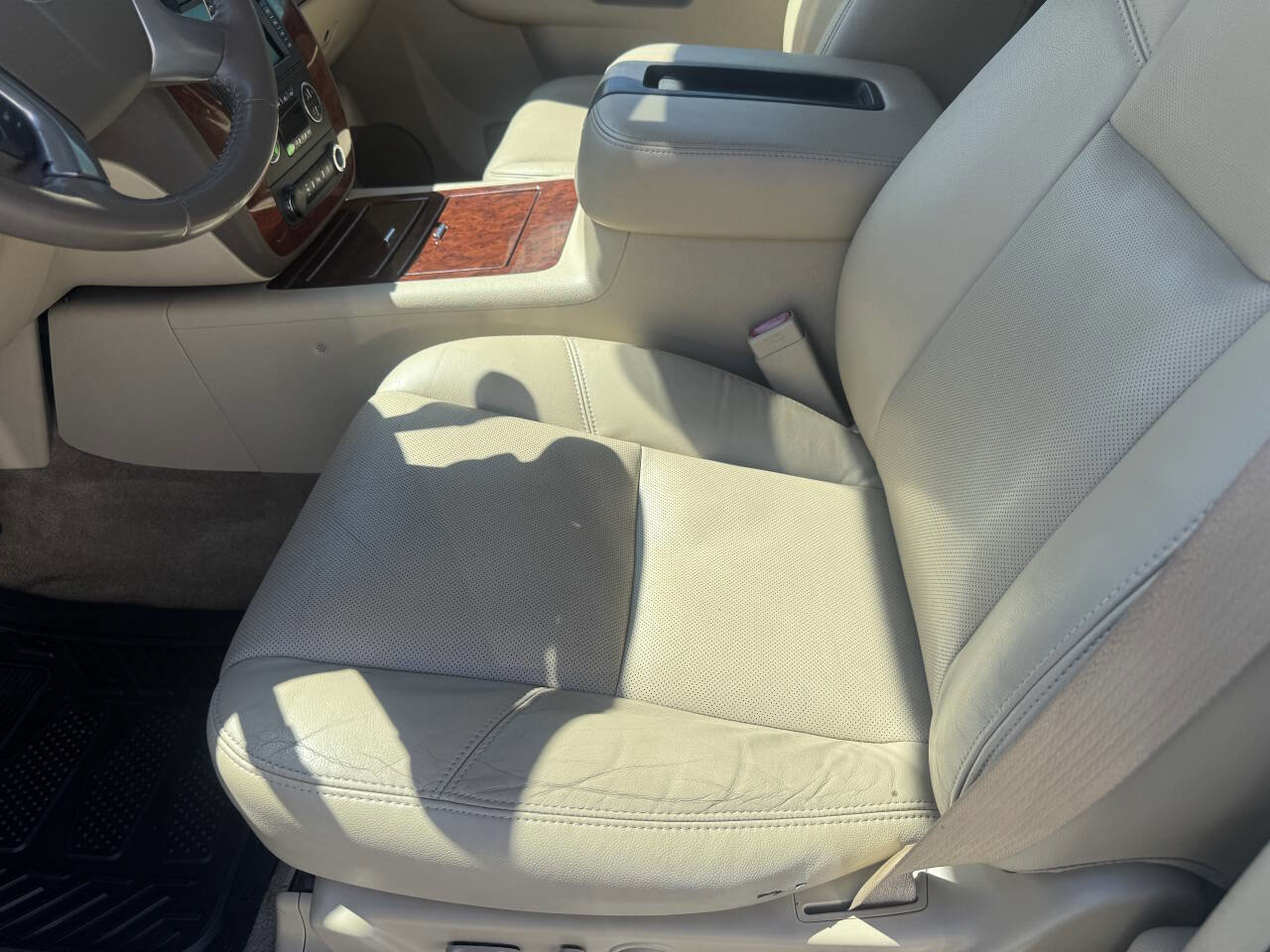 Used 2010 Chevrolet Tahoe LTZ AWD/4WD image 30