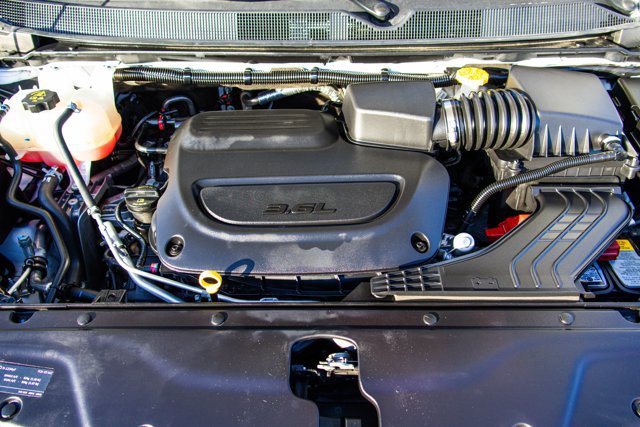 Used 2025 Chrysler Pacifica Limited image 26