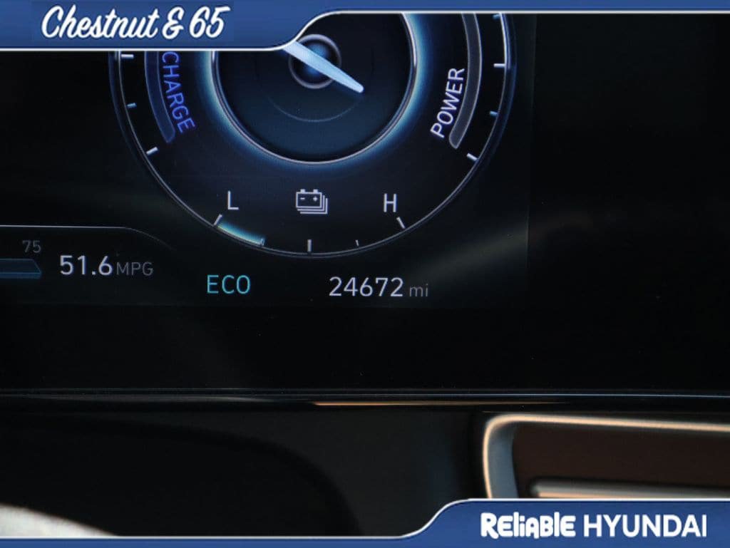 Used 2025 Hyundai Elantra Limited FWD image 31