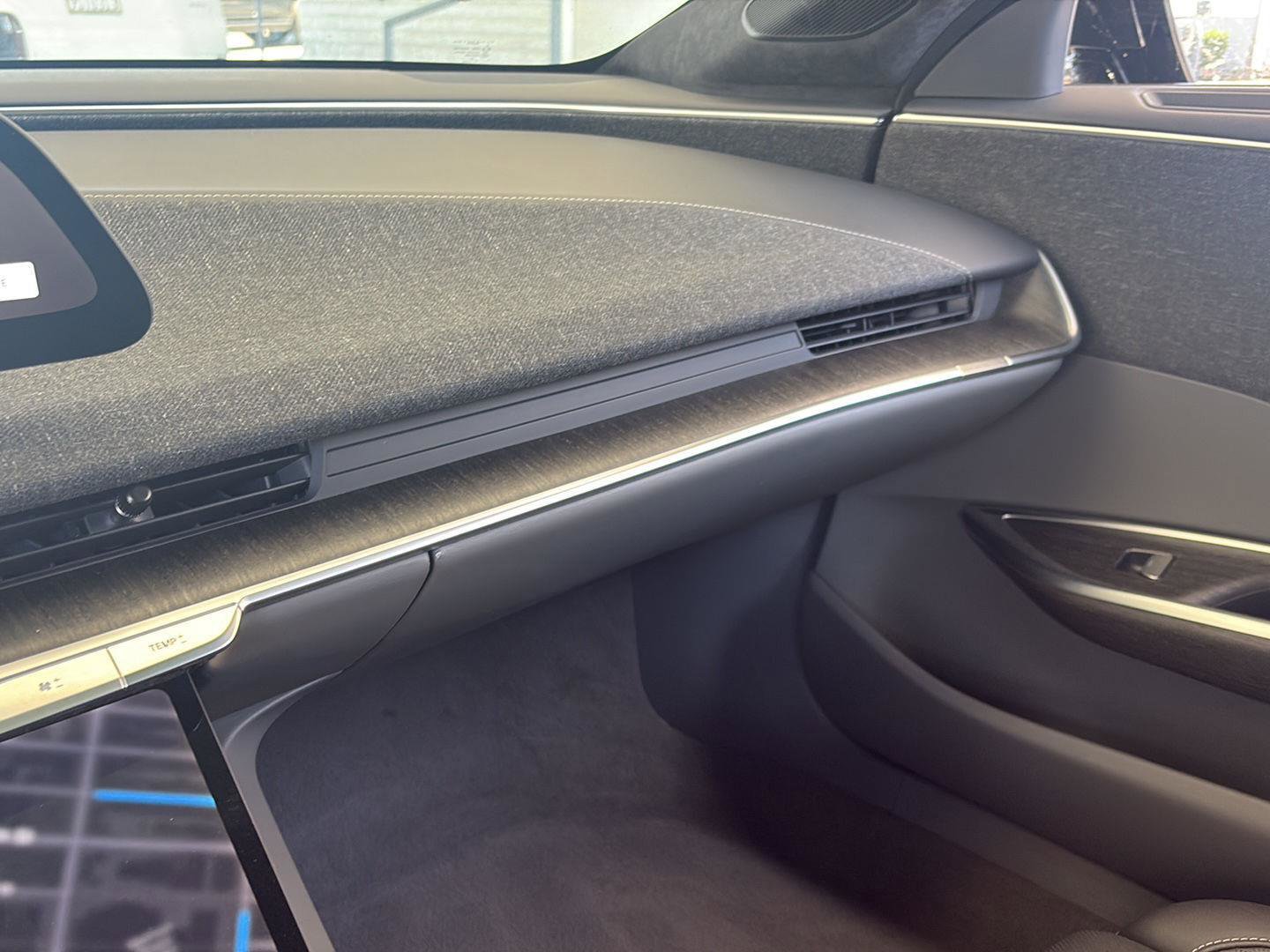 Used 2024 Lucid Air Touring image 13