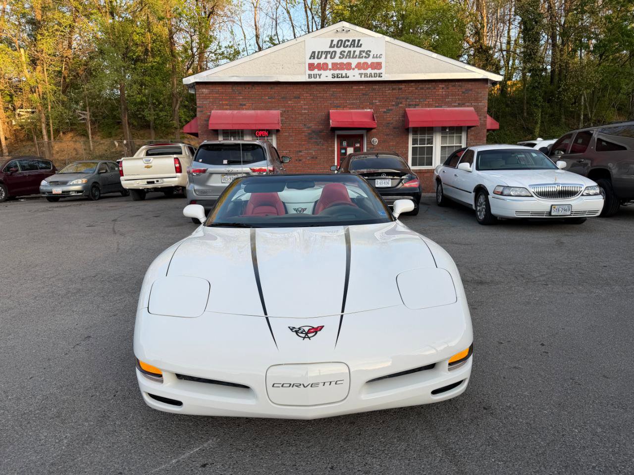Used 2002 Chevrolet Corvette Convertible w/ Preferred Equipment Group2 RWD image 2
