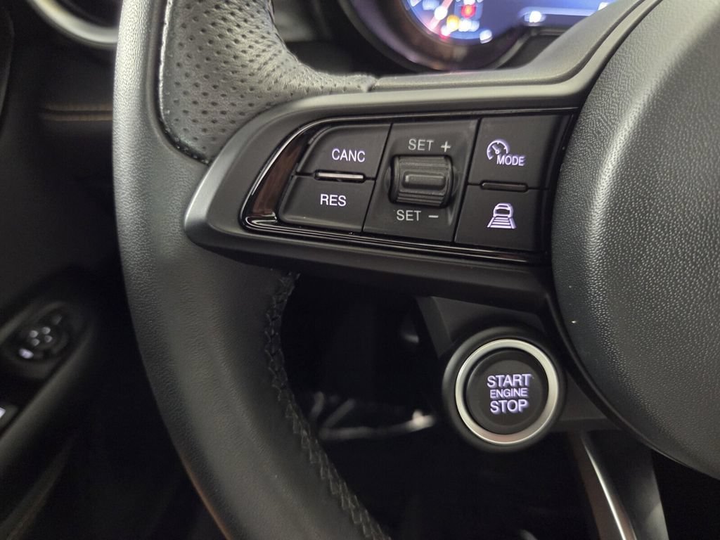 Used 2025 Alfa Romeo Tonale w/ Premium Package AWD/4WD image 19