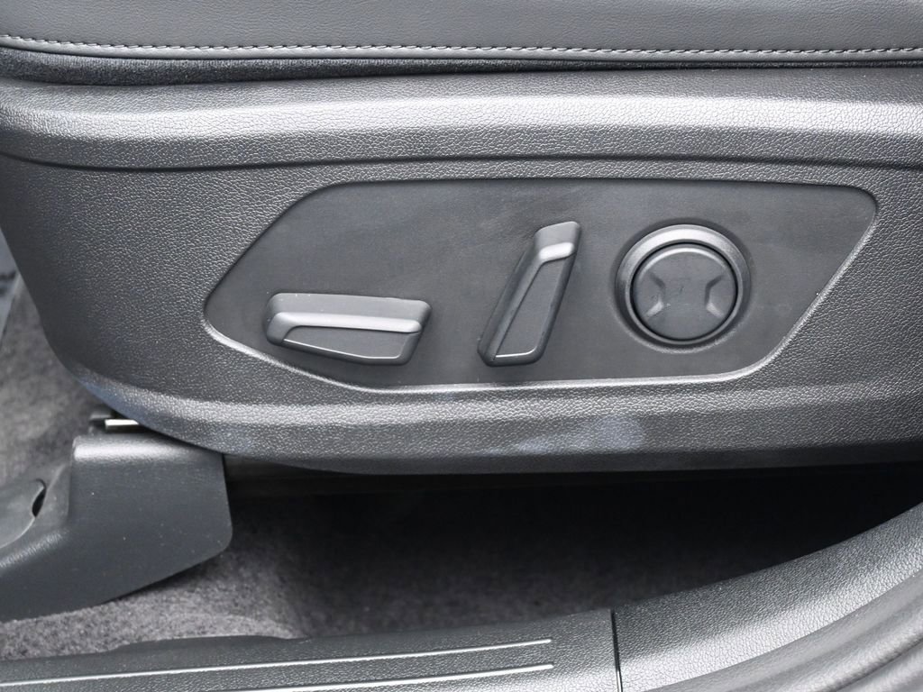 Used 2025 Kia Sorento EX w/ Panoramic Sunroof Package FWD image 12