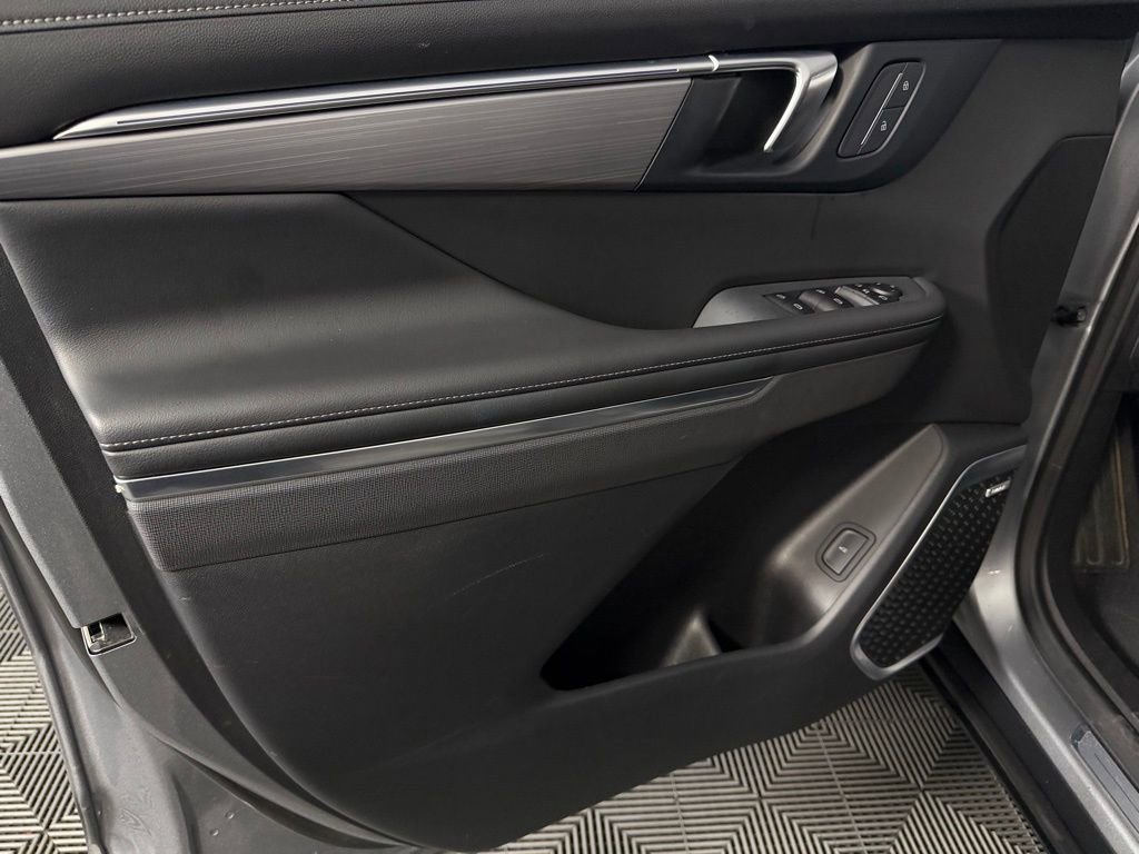 Used 2025 Buick Enclave Preferred image 25