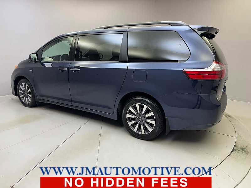 Used 2020 Toyota Sienna XLE Premium AWD/4WD image 3