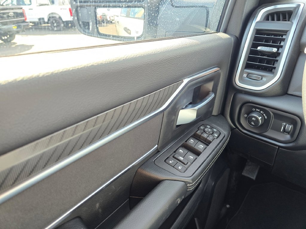New 2026 RAM 3500 Big Horn AWD/4WD image 28