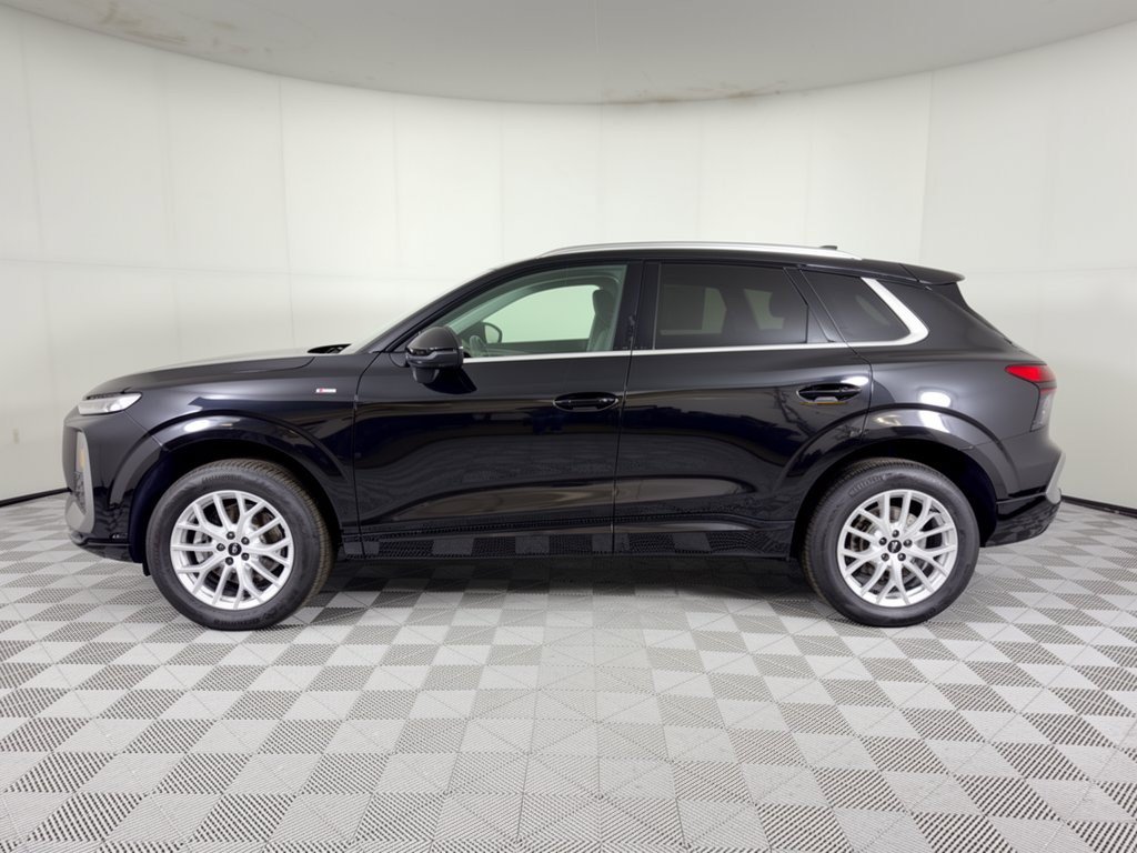 Used 2026 Audi Q3 quattro 2.0T AWD/4WD image 2