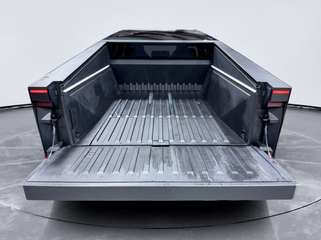 Used 2025 Tesla Cybertruck AWD Crew Cab image 26