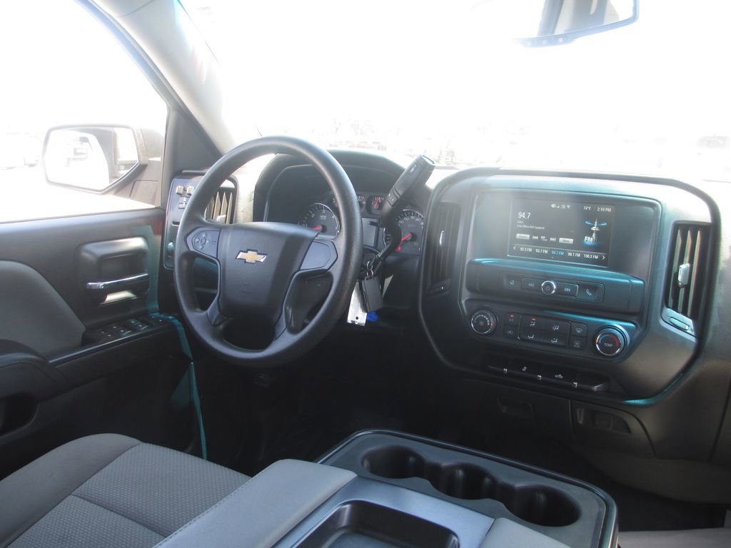 Used 2018 Chevrolet Silverado 1500 Custom w/ Custom Value Package AWD/4WD image 23