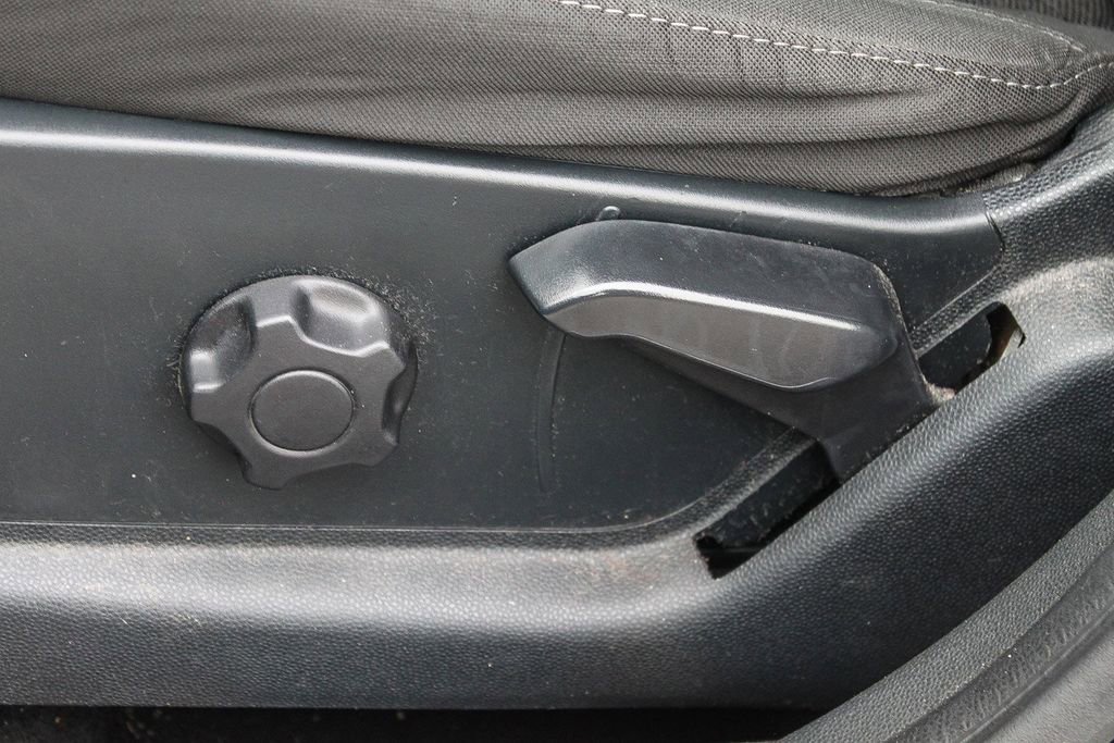 Used 2021 Ford EcoSport SE w/ SE Convenience Package image 27