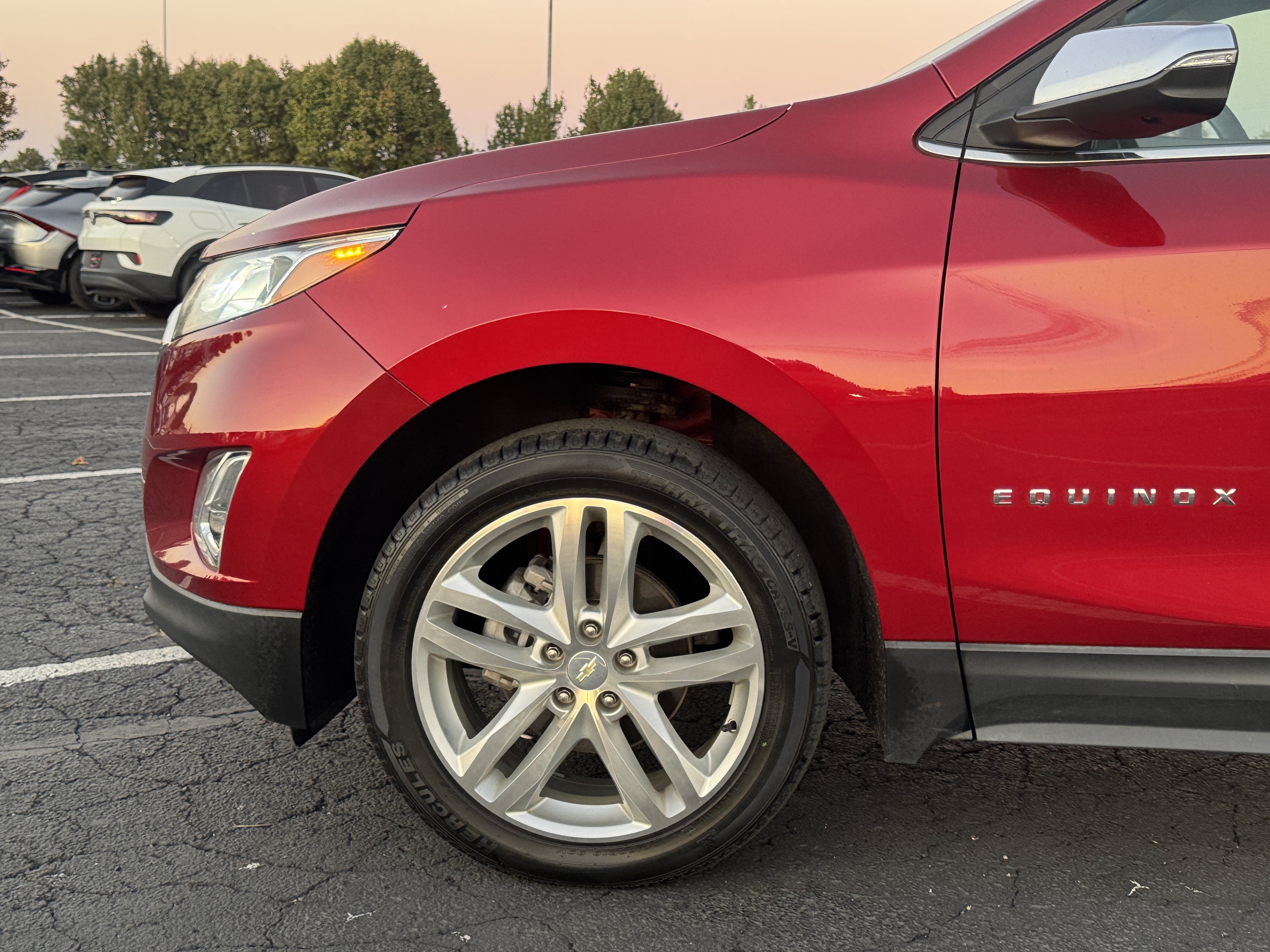 Used 2018 Chevrolet Equinox Premier AWD/4WD image 29