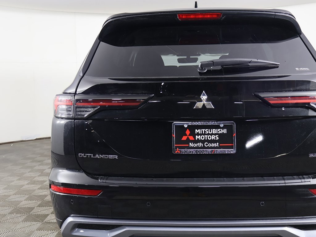 New 2026 Mitsubishi Outlander SE image 16