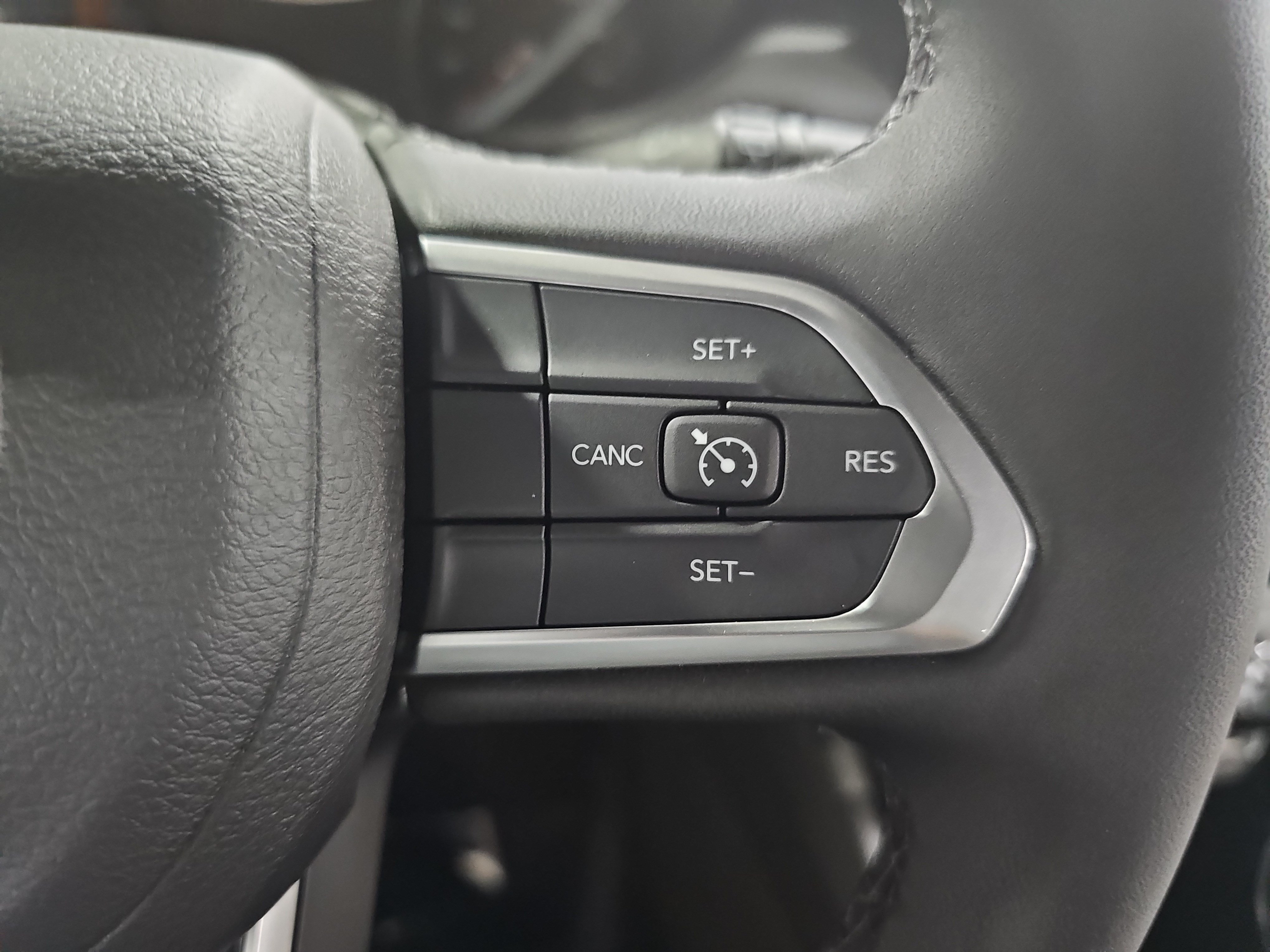 Used 2026 Jeep Compass Latitude AWD/4WD image 16