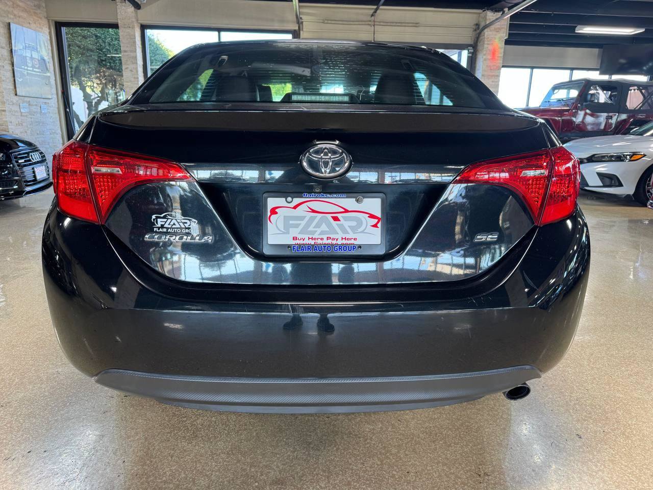 Used 2017 Toyota Corolla SE FWD image 6