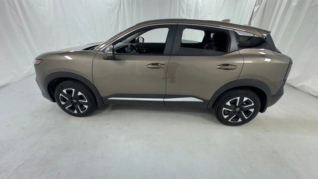 Certified 2025 Nissan Kicks SV image 6