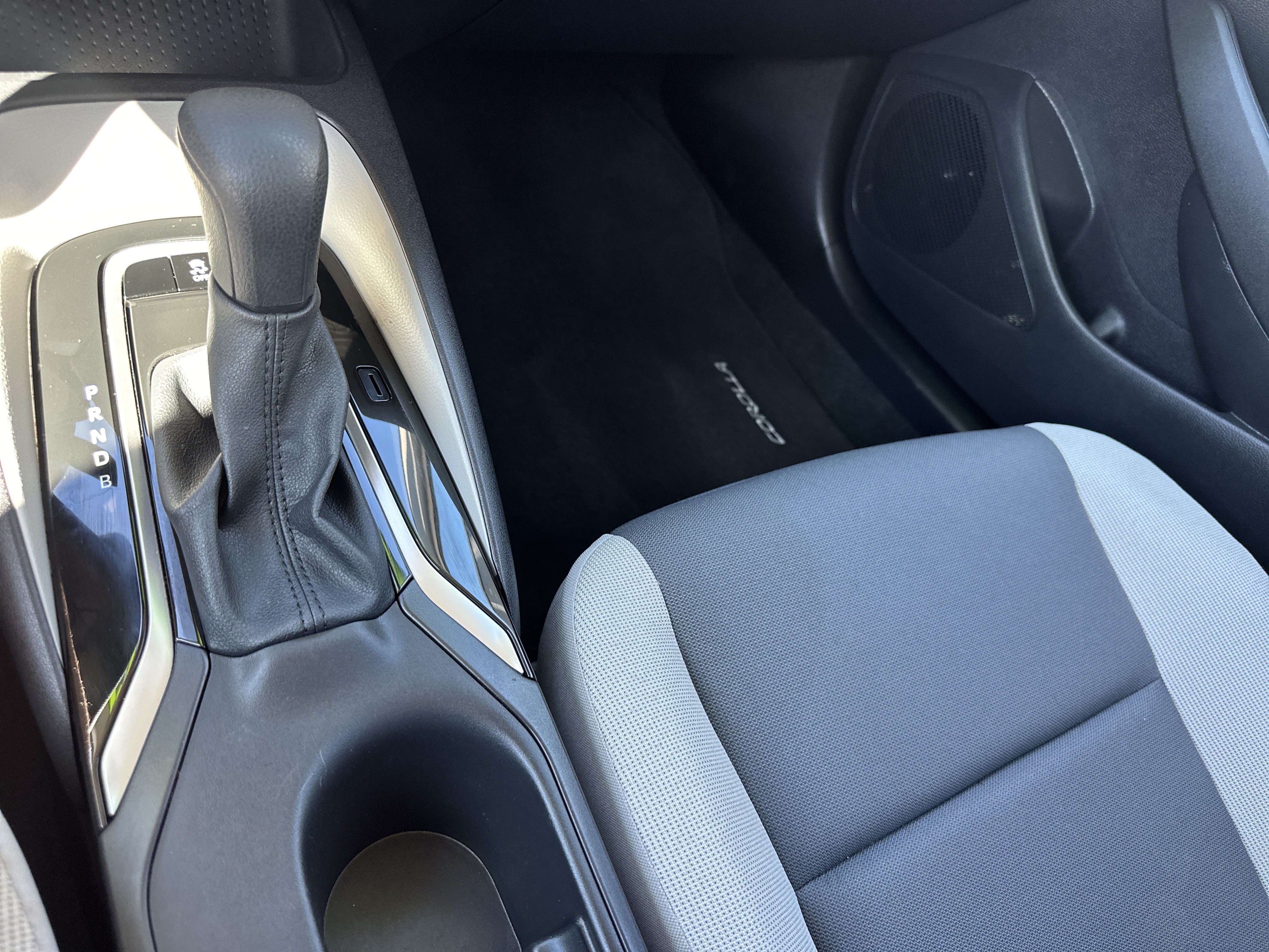 Used 2025 Toyota Corolla LE FWD image 20