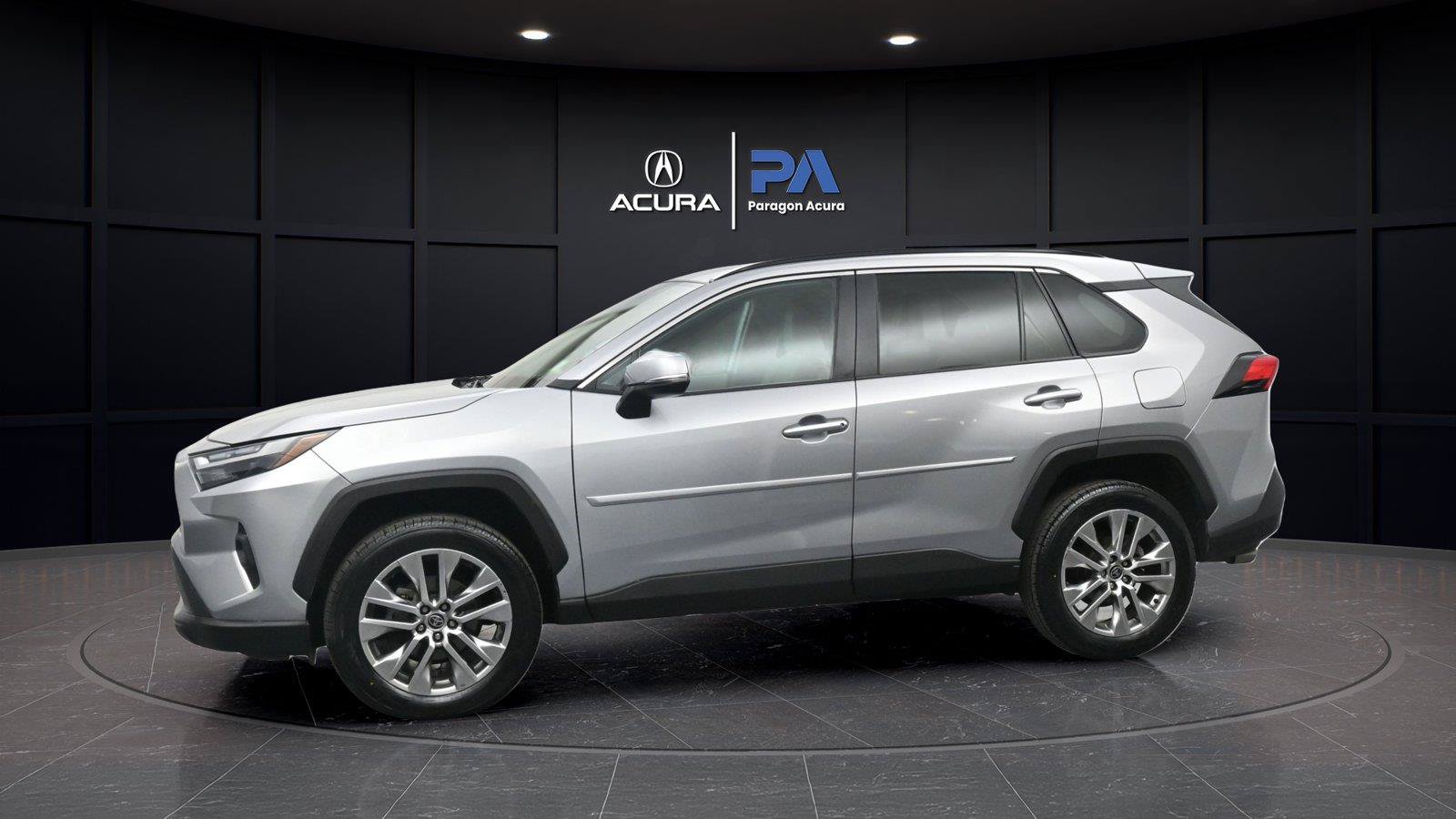 Used 2022 Toyota RAV4 XLE Premium AWD/4WD image 17
