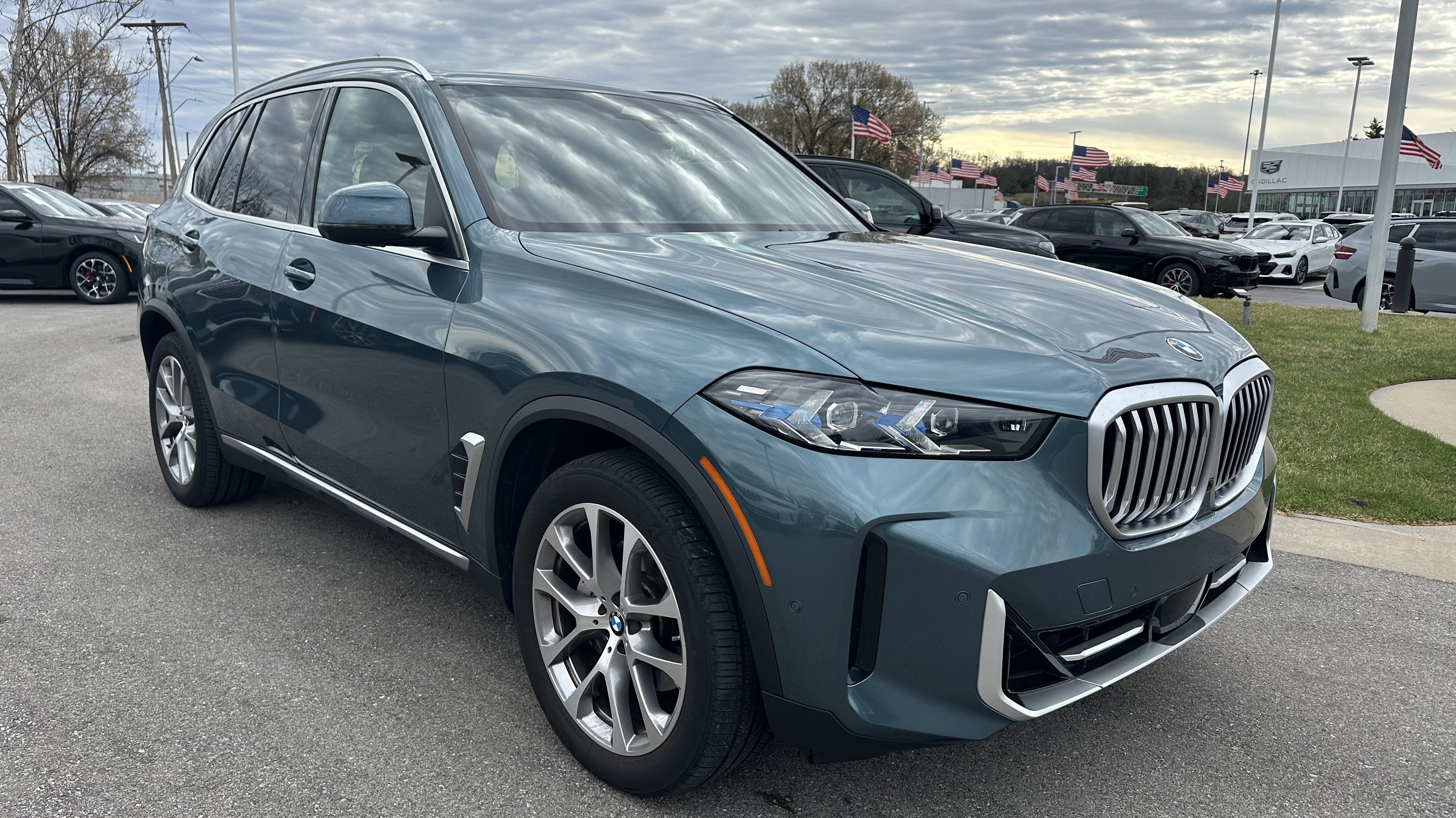 Certified 2025 BMW X5 xDrive40i AWD/4WD image 2