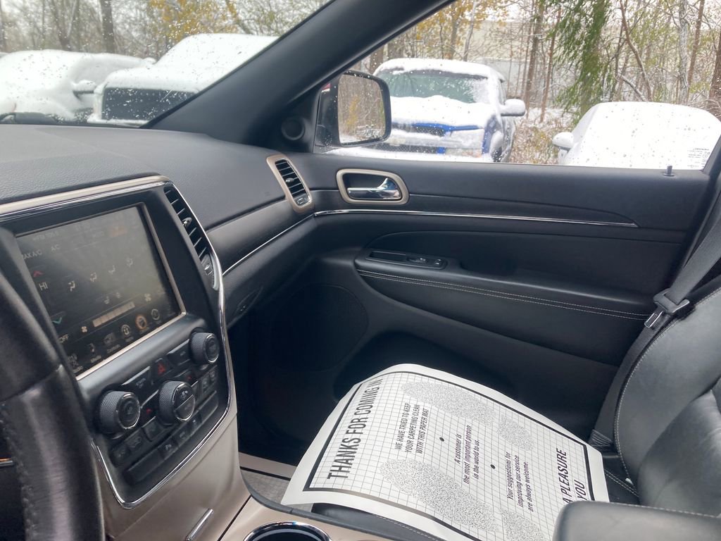 Used 2015 Jeep Grand Cherokee Limited image 16