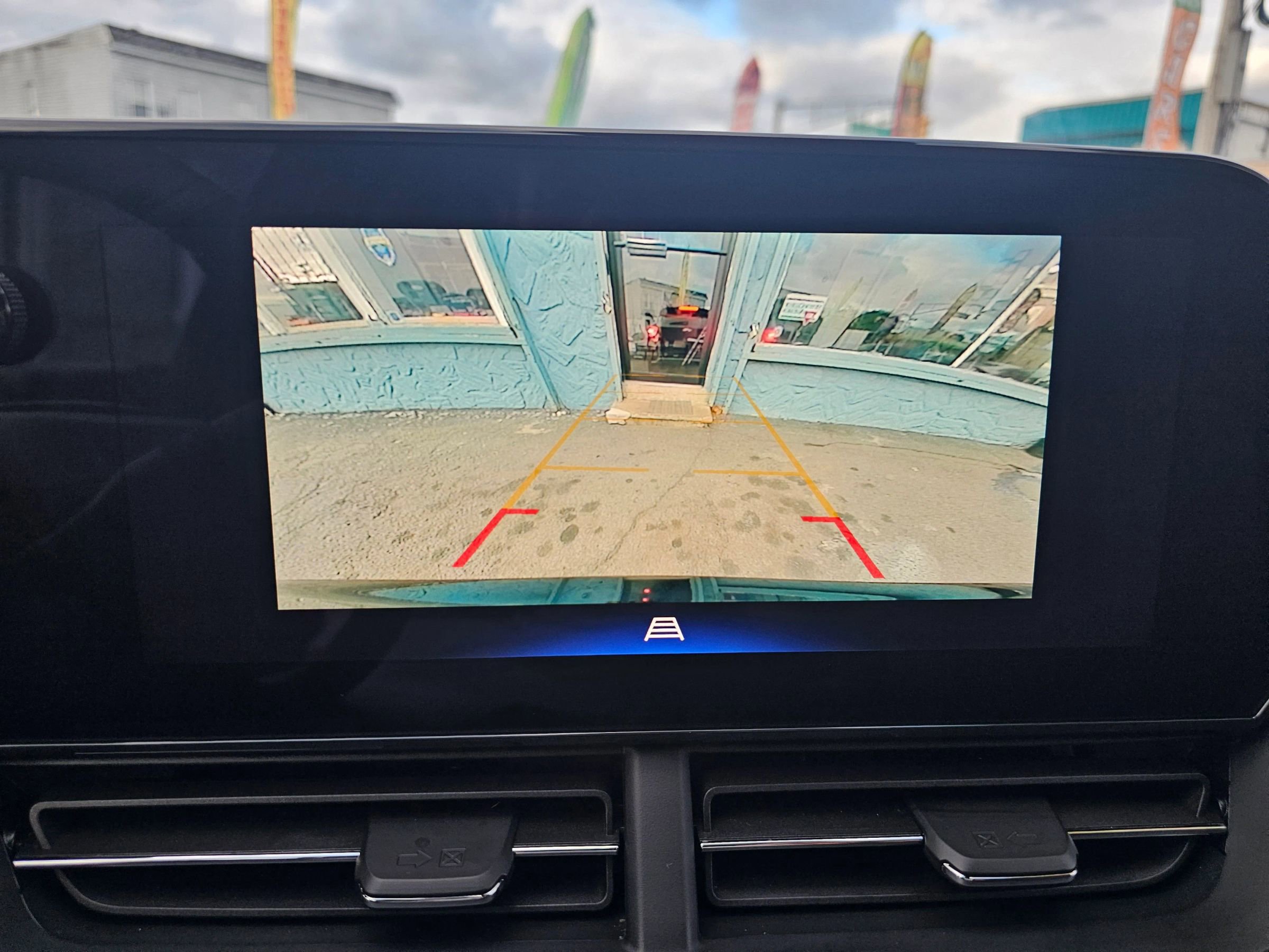 Used 2024 Chevrolet Trax LT FWD image 24