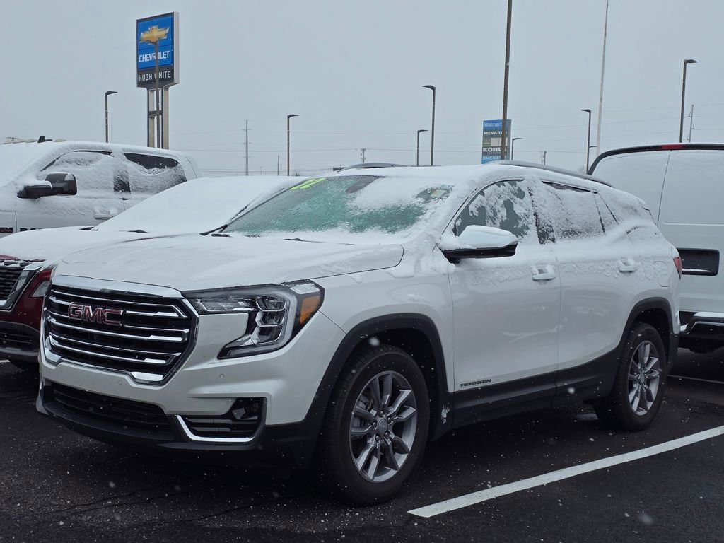 Used 2022 GMC Terrain SLT w/ Tech Package