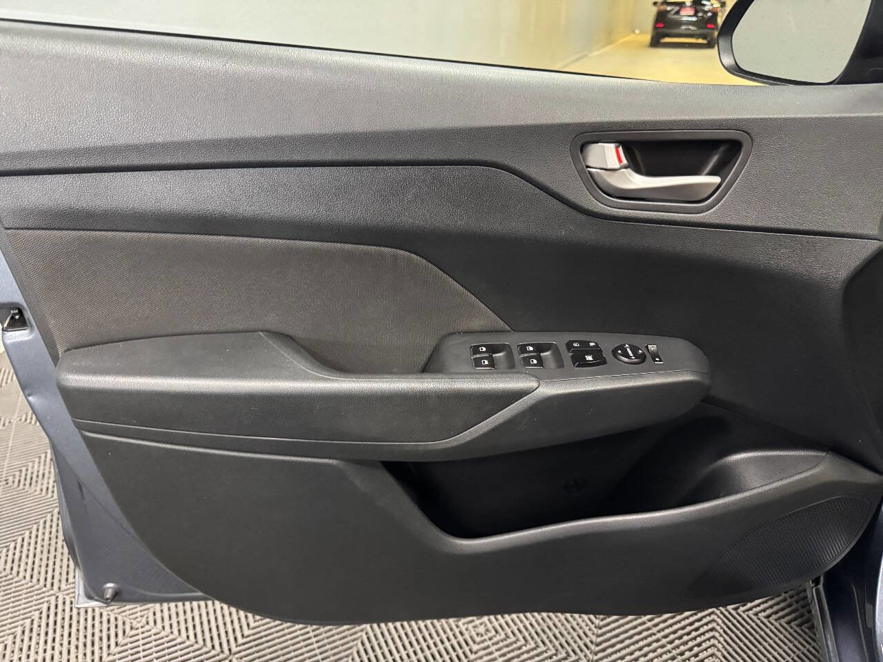 Used 2020 Hyundai Accent SE image 34