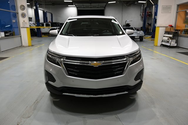 Used 2022 Chevrolet Equinox LT image 2