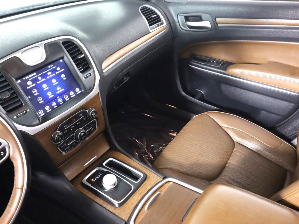 Used 2018 Chrysler 300 C w/ Safetytec Plus Group image 34