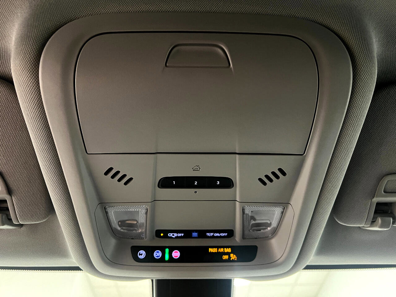 Used 2024 GMC Terrain SLT image 44