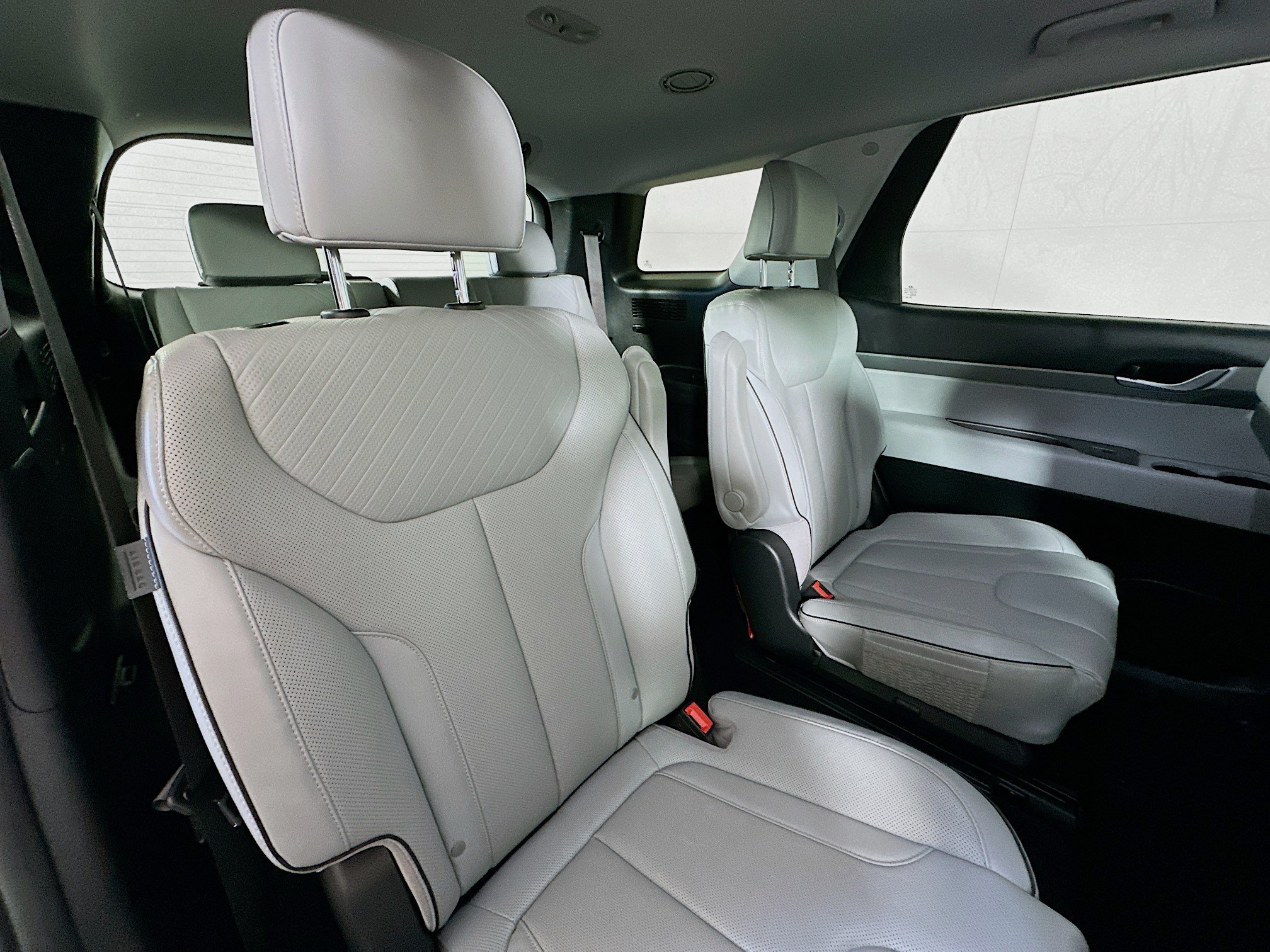 Used 2025 Hyundai Palisade SEL FWD image 27