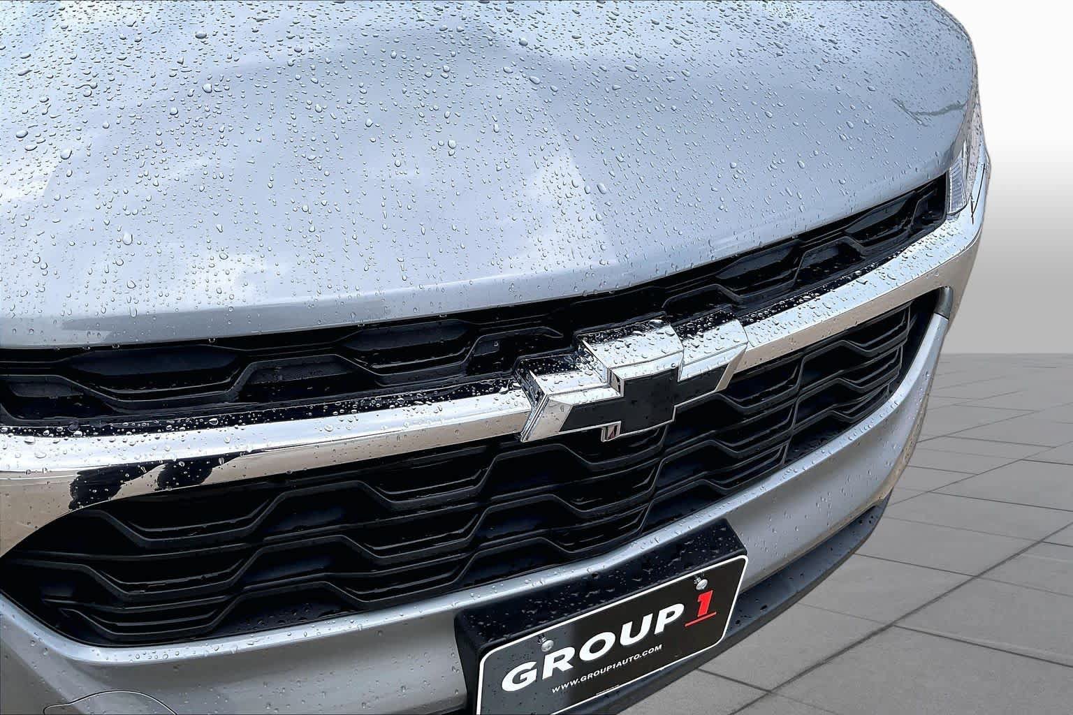 Used 2025 Chevrolet Trax LS w/ LS Convenience Package FWD image 29
