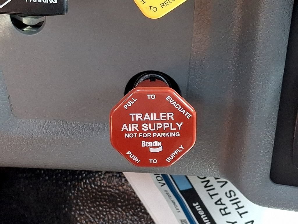 New 2027 Ford F750 2WD Regular Cab Super Duty image 16