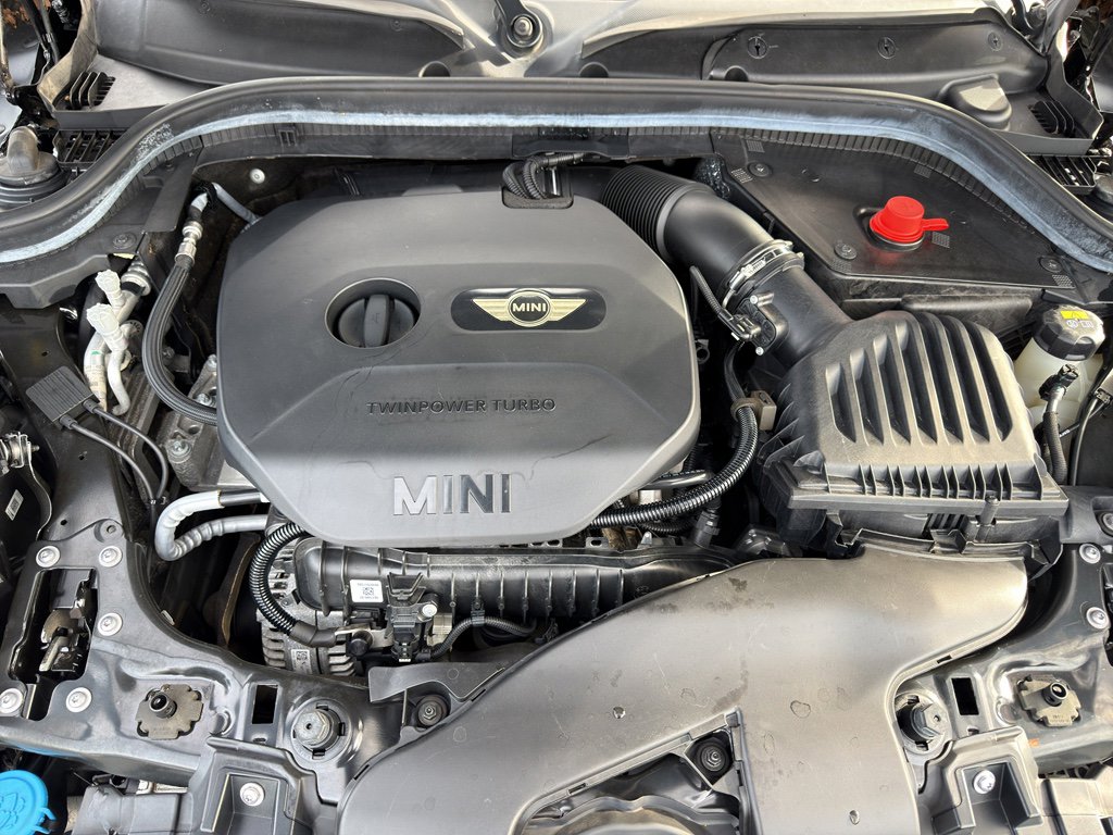 Used 2017 MINI Cooper 4-Door Hardtop image 10