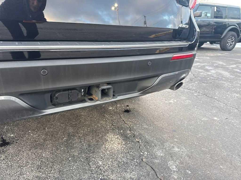 Used 2023 Ford Explorer XLT w/ Equipment Group 202A image 12