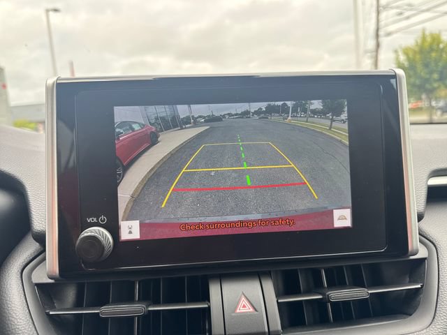 Used 2025 Toyota RAV4 XLE AWD/4WD image 22