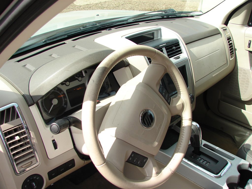 Used 2009 Mercury Mariner Premier image 8