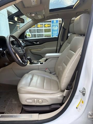 Used 2017 GMC Acadia Denali w/ Technology Package AWD/4WD image 8