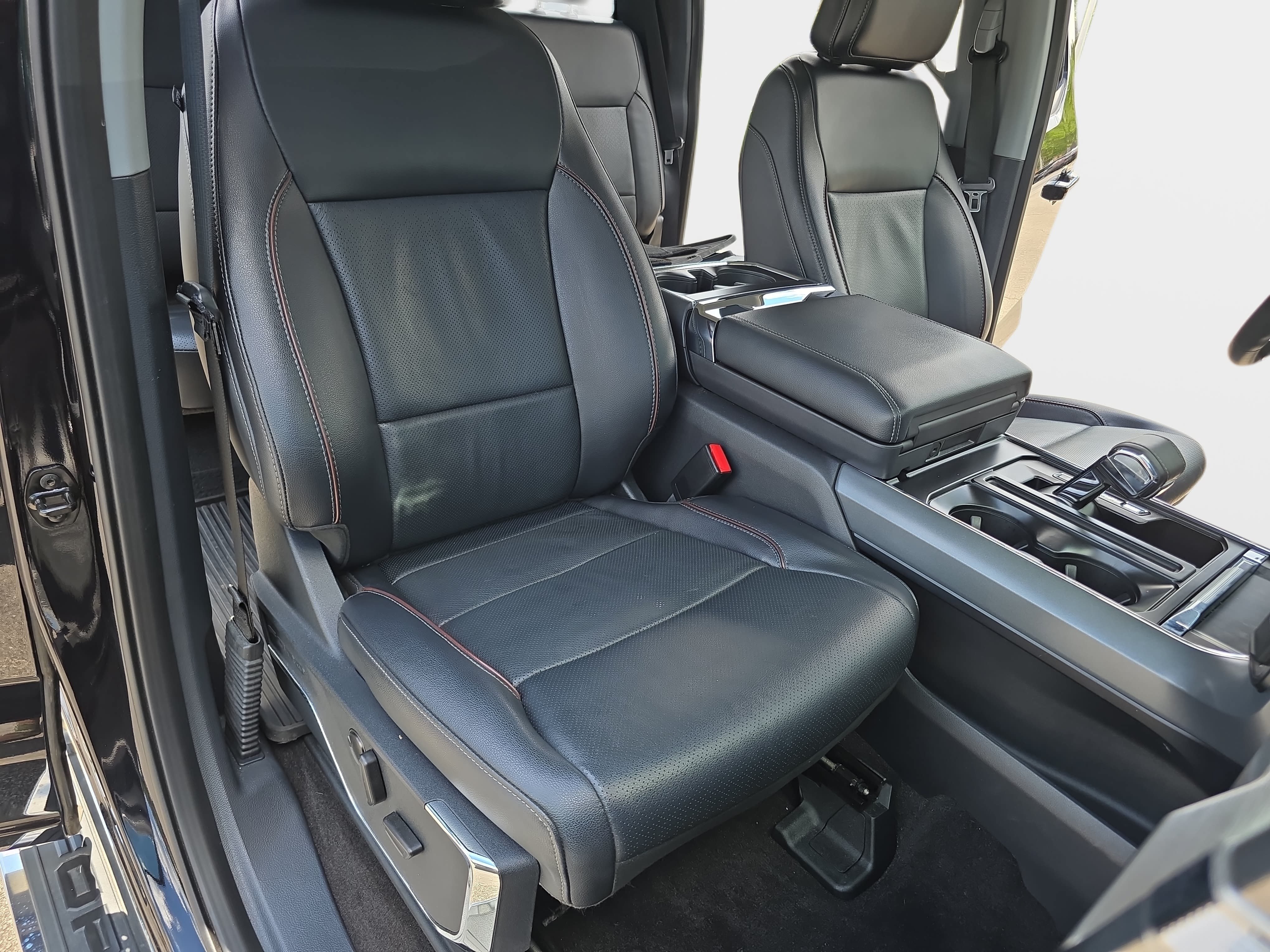 Used 2022 Ford F150 Lariat w/ Trailer Tow Package AWD/4WD image 10
