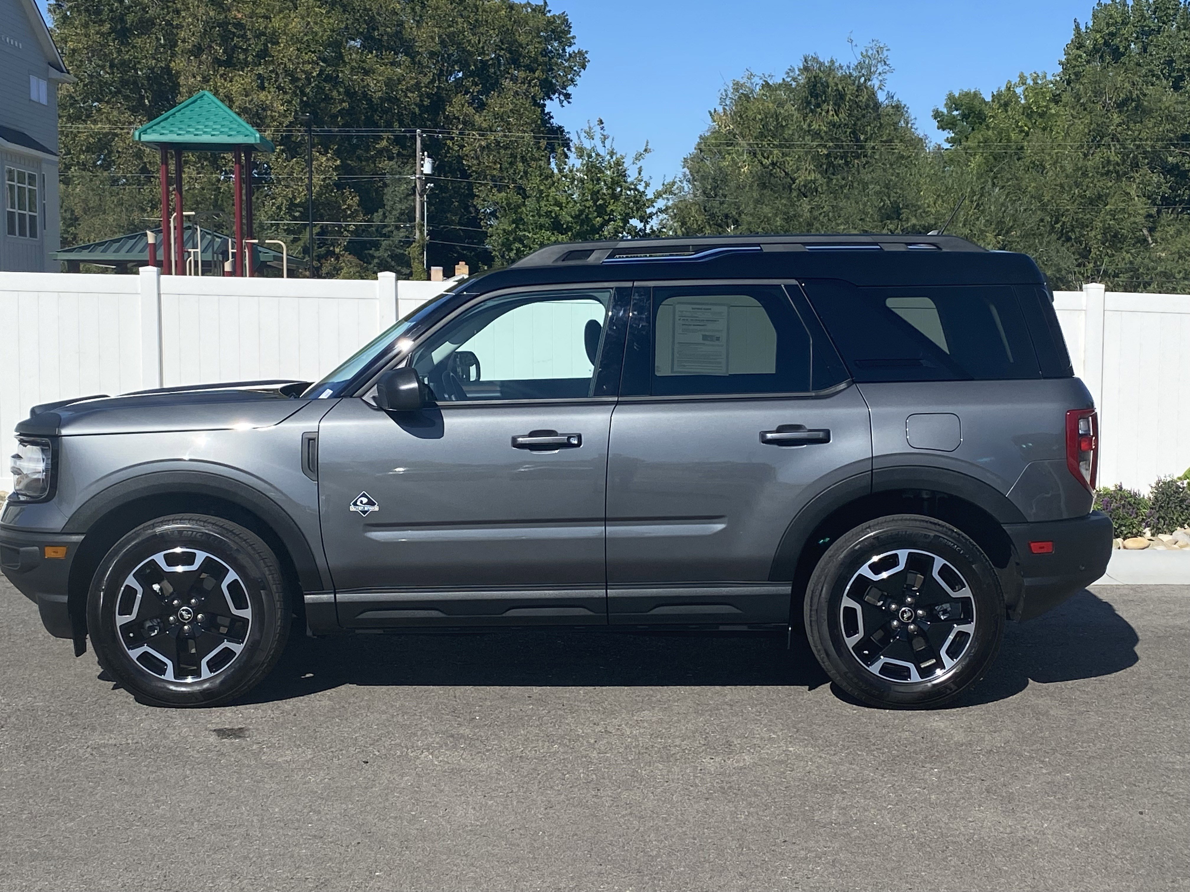 Used 2024 Ford Bronco Sport Outer Banks image 3