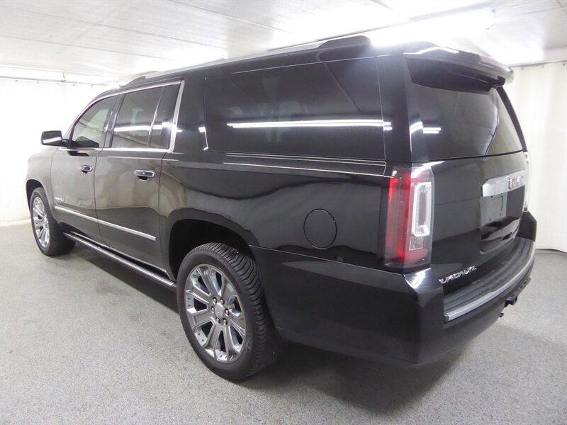 Used 2015 GMC Yukon XL Denali w/ Premium Package AWD/4WD image 4