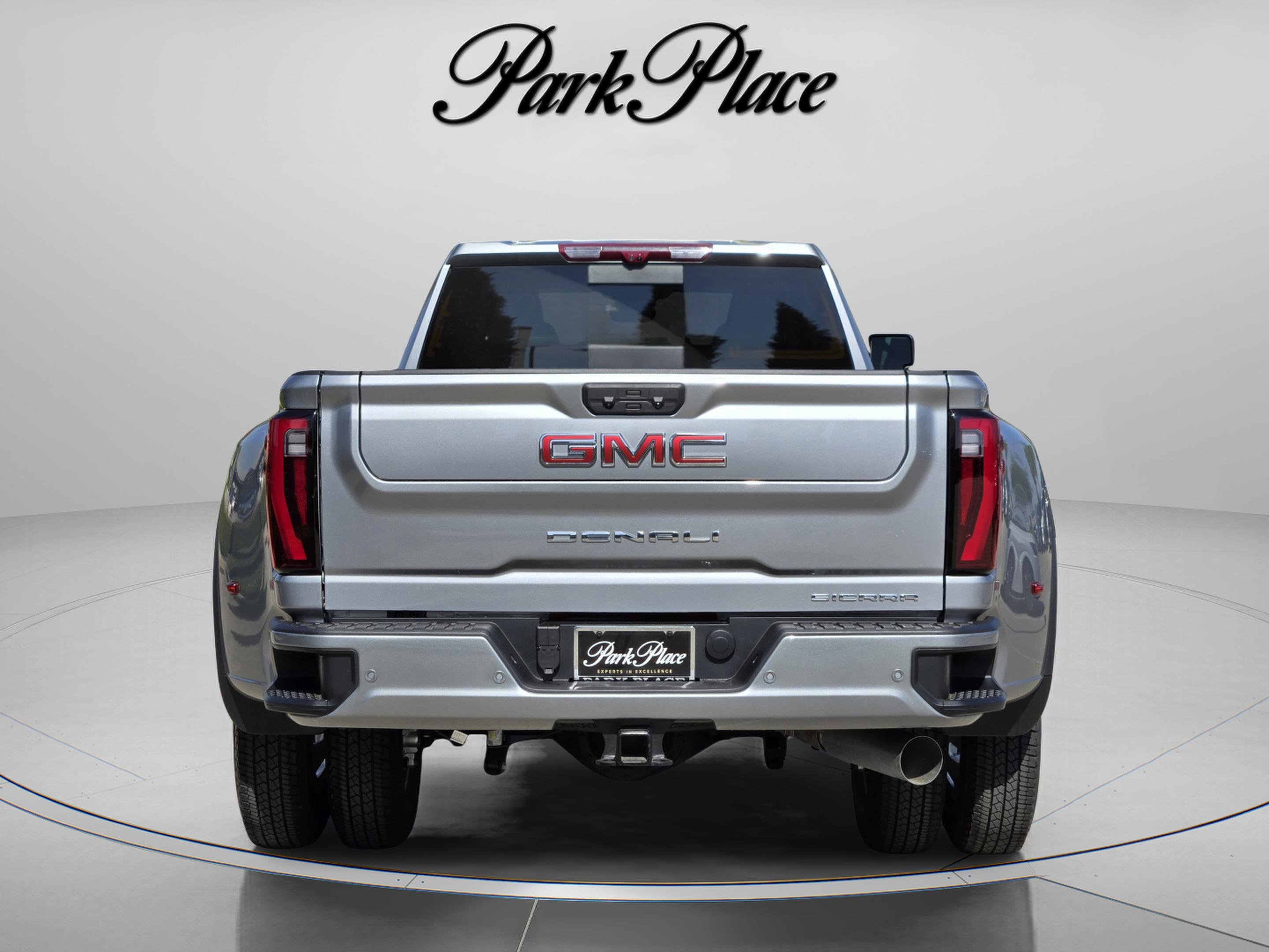 Used 2026 GMC Sierra 3500 Denali w/ Denali Reserve Package AWD/4WD image 4