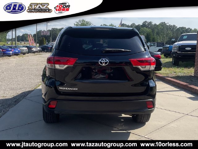 Used 2017 Toyota Highlander LE FWD image 6