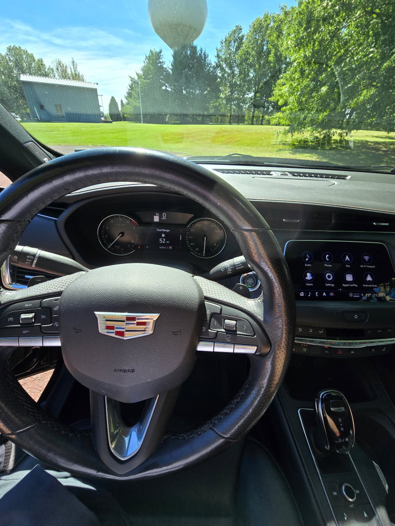 Used 2023 Cadillac XT4 Sport AWD/4WD image 2