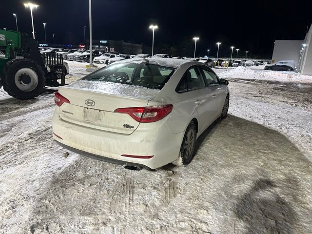 Used 2016 Hyundai Sonata SE image 4