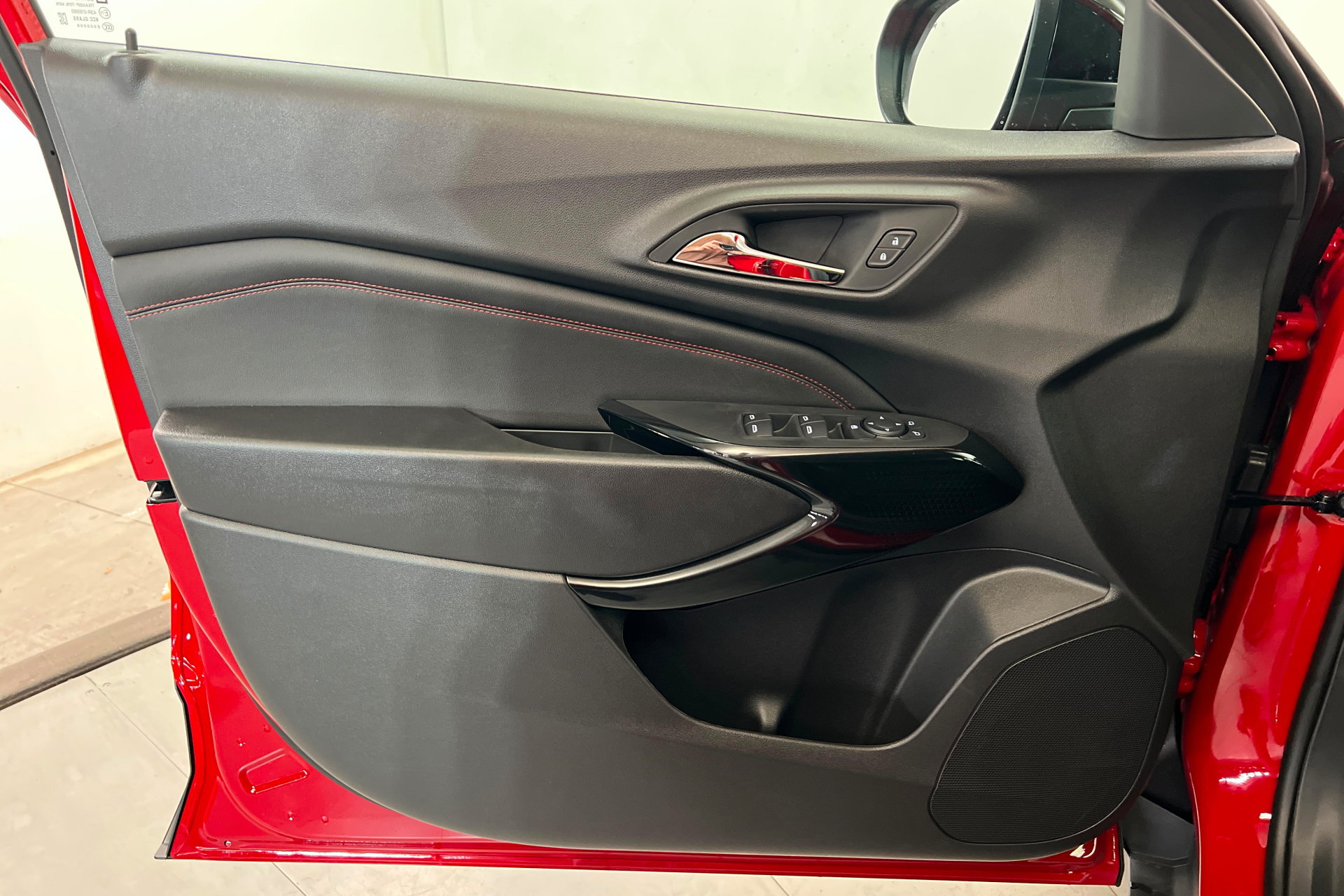 New 2026 Chevrolet Trax RS w/ Driver Confidence Package FWD image 15