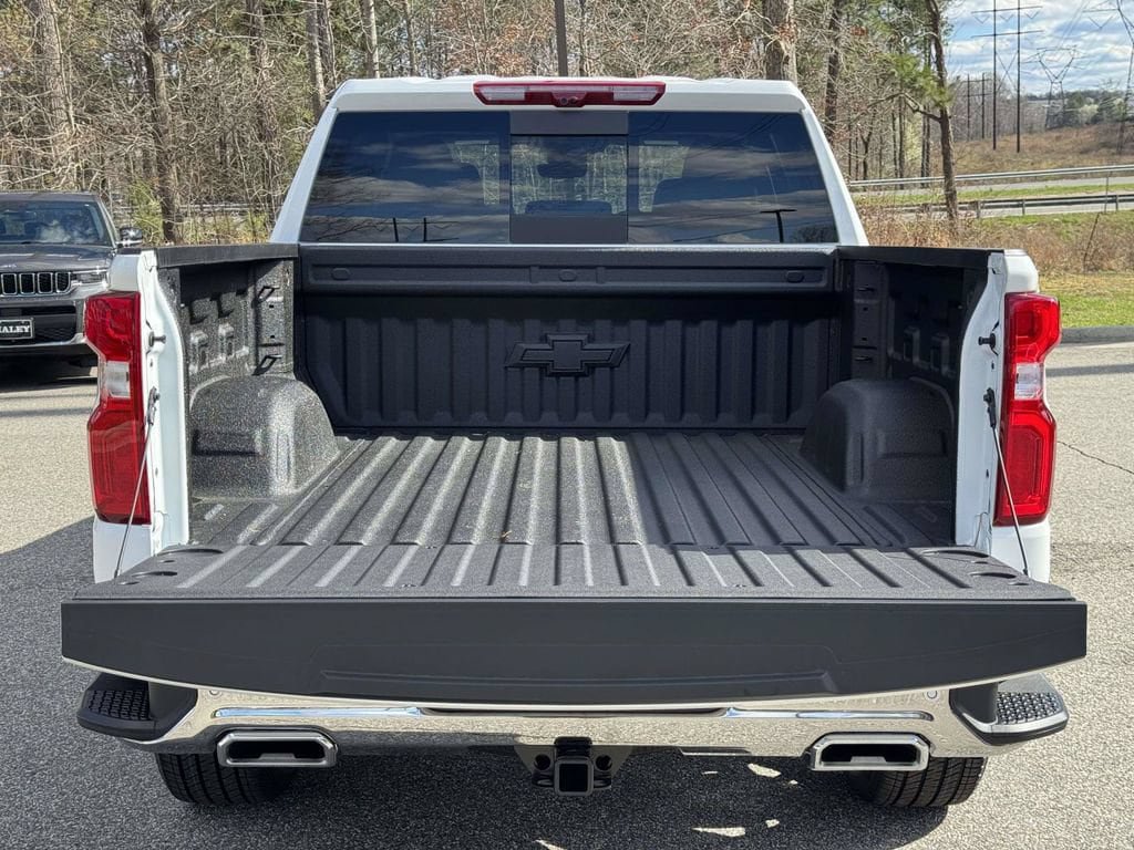 New 2026 Chevrolet Silverado 1500 LTZ w/ LTZ Premium Package AWD/4WD image 15