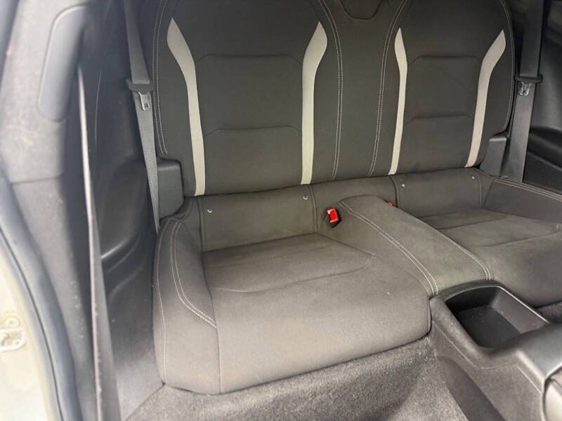 Used 2019 Chevrolet Camaro LT RWD image 18