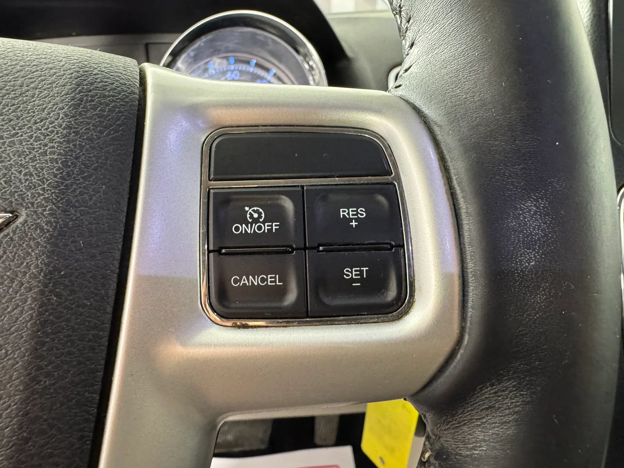 Used 2014 Chrysler Town & Country Touring-L w/ Driver Convenience Group FWD image 16