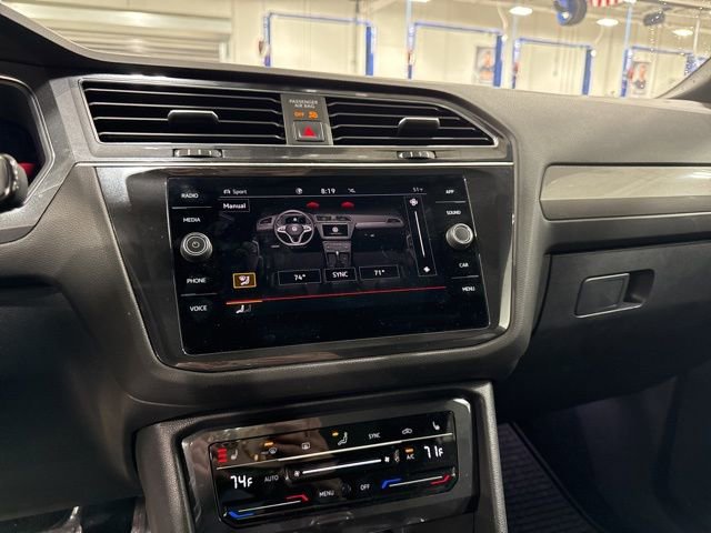 Certified 2023 Volkswagen Tiguan SE R-Line AWD/4WD image 11