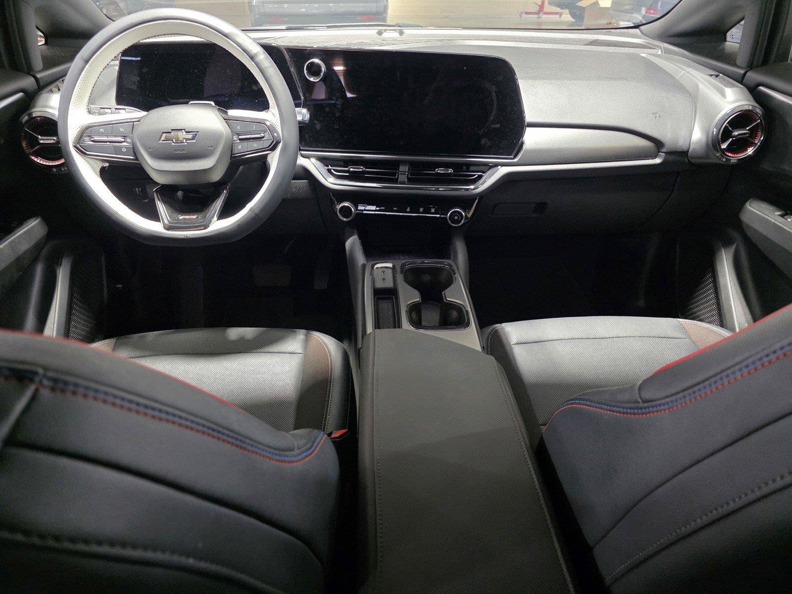Used 2024 Chevrolet Equinox EV RS FWD image 14